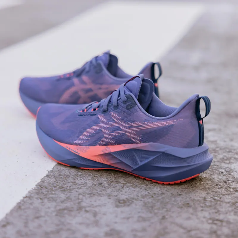 Asics Novablast lenkkarit